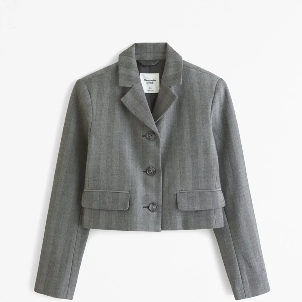 NWT Abercrombie Gray Cropped Blazer - Picture 5 of 6